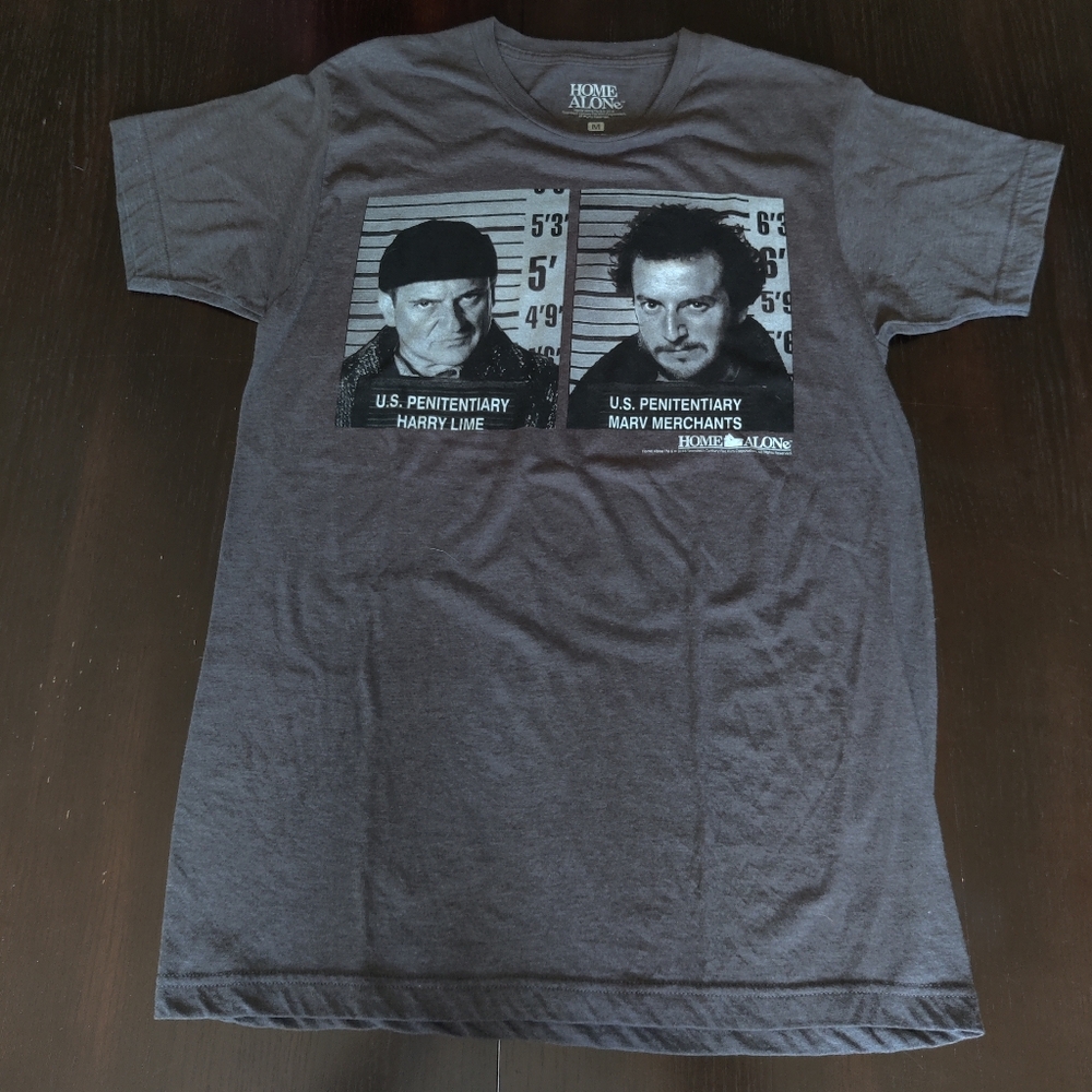 Christmas T-Shirt - Home Alone - Gray Graphic T-Shirt - Size M